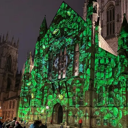 Staycation At 62a Cocoa * 요크